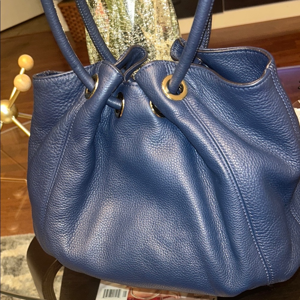Michael Kors Navy Blue Leather Tote, perfect for the office or play!! - Picture 4 of 15